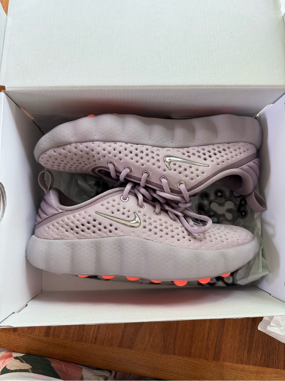 Nike mind 002 women’s 8 light purple